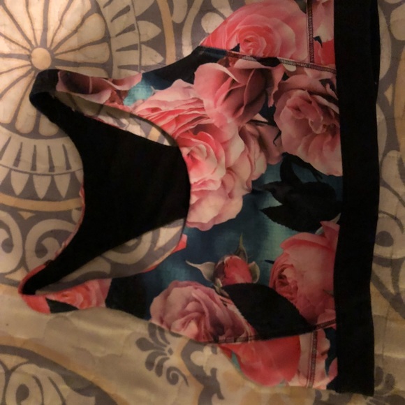 Lululemon bra - Picture 2 of 3